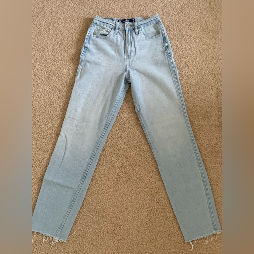 Women’s ultra high rise light was mom jeans with raw-cut hem